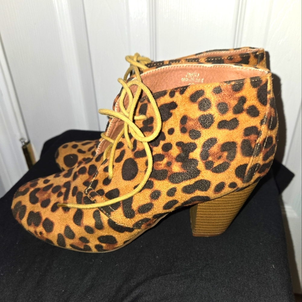 BellaMarie Women's Sally-9 Almond Toe Lace up Wedge Ankle Booties